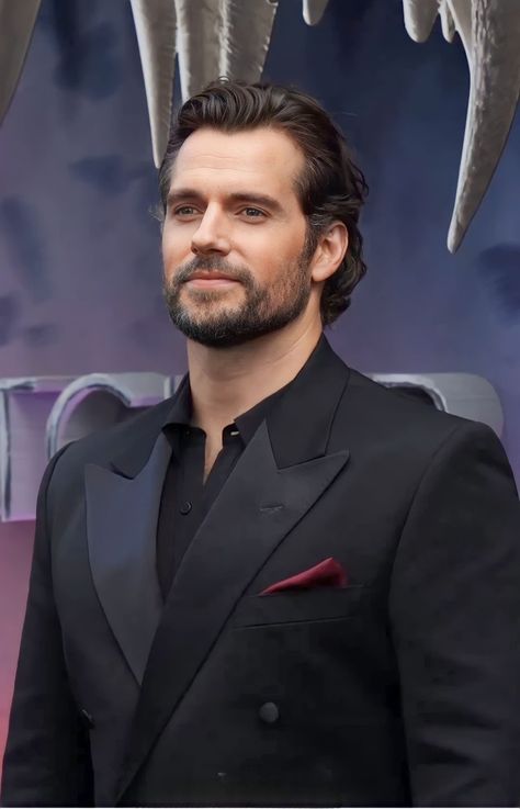 Henry Cavill Red Carpet, Henry Cavill 2023, Henry Cavill 2024, Henry Cavill Hair, Hear Me Out Men, Henry Cavill Style, Henry Cavill Selfie, Famous Male Actors, Henry Cavill Suit