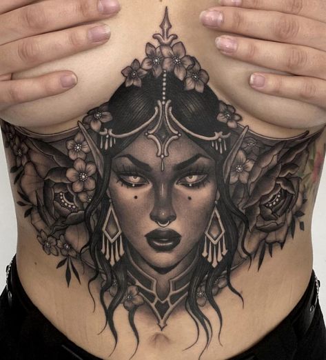 Ccyle, when art and female empowerment meet halfway - Tattoo Life Belly Button Tattoo, Lower Stomach Tattoos, Woman And Flowers, Underboob Tattoo Designs, Stomach Tattoos Women, Medusa Tattoo Design, Stomach Tattoo, Tattoos Infinity, Belly Tattoos