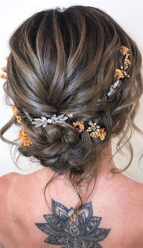 Loose Braid Updo, Updo With Flowers, Fairy Hairstyles, Messy Updos, Bun Easy, Grad Hair, Messy Bun For Short Hair, Loose Braid, Messy Chignon