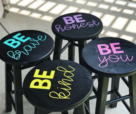 Painted Teacher Stool, Teacher Stools, Classroom Stools, Teacher Chairs, Diy Stool, Painted Stools, Kursi Bar, Teacher Craft, Projets Cricut