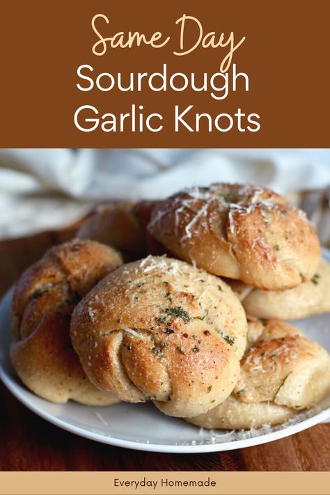 Try this recipe for Same Day Sourdough Garlic Knots! Made entirely from scratch using sourdough starter discard, these quick and easy garlic knots are ready in no time. With no yeast needed, enjoy the buttery, garlicky goodness as an appetizer or side dish, perfect for dipping in marinara sauce. Sourdough Discard Garlic Knots, Discard Garlic Knots, Discarded Sourdough Starter Recipes, Sourdough Garlic Knots, Dough Starter Recipe, Sourdough Starter Discard, Sourdough Breads, Sourdough Rolls, Recipe Using Sourdough Starter