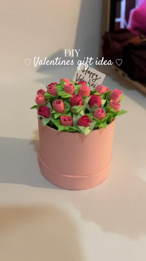 подписыватесь у нас много интересного 🌹❄️ Hadiah Diy, Diy Projects Gifts, Personalised Gifts Diy, Book Crafts Diy, Birthday Gifts For Friends, Seni Dan Kraf, Diy Birthday Gifts For Friends, Diy Gift Set, Creative Gifts For Boyfriend