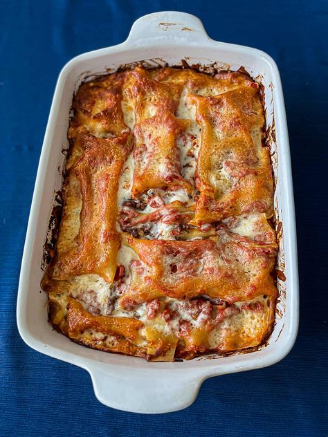 When it comes to smoked Italian foods, this recipe for pellet grill lasagna is right up there with smoked meatballs. Smoked Lasagna, Smoked Pasta, Smoked Meatballs, Smoked Recipes, No Boil Lasagna, Lasagna Casserole, Baked Lasagna, Food Italian, Italian Foods