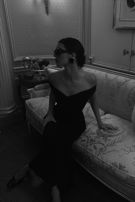 Kendall Jenner, LBD, little black dress, Instagram, The Row, Khaite, fashion, celebrity style Kendall Jenner Aesthetic, Style Kendall Jenner, Kendall Jenner Icons, Kendall Jenner Instagram, Ny Style, Kendall Style, Kendall Jenner Outfits, Jenner Style, Insta Models