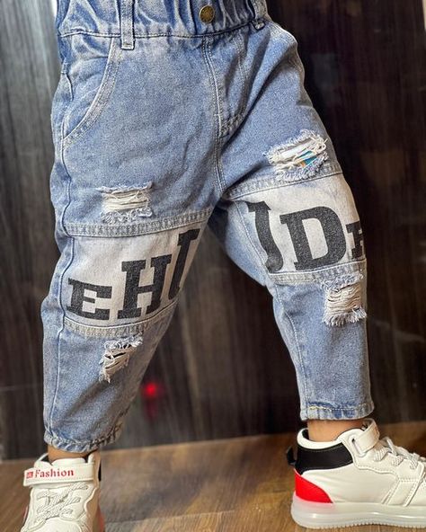 AKO KIDS MOOD on Instagram Kids Mood, Boys Denim, Track Pant, Kids Denim, Mens Cargo, Jeans Kids, Baby Outfit, Boys Jeans, Cargo Jeans