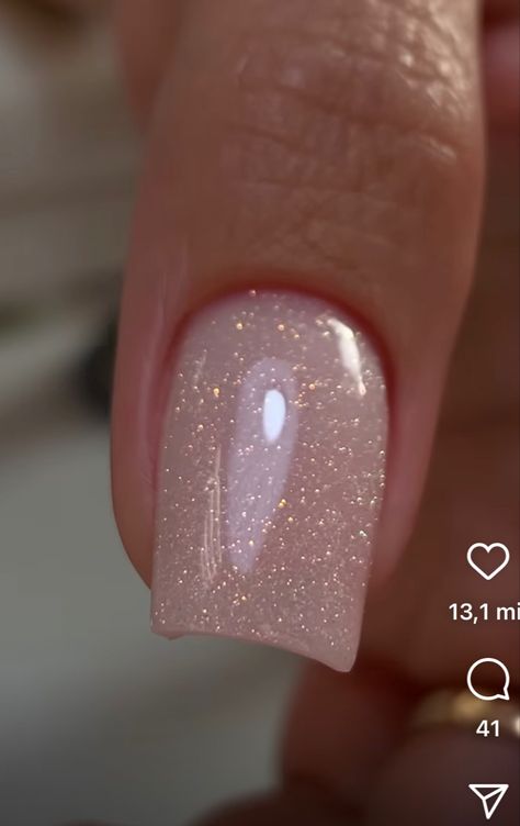 Natural Nail With Sparkle, Pale Sparkle Nails, Glitter Nails Shellac, Pale Glitter Nails, Gel Shimmer Nails, Blush Glitter Nails, Glittery Light Pink Nails, Beige Sparkle Nails, Basic Glitter Nails