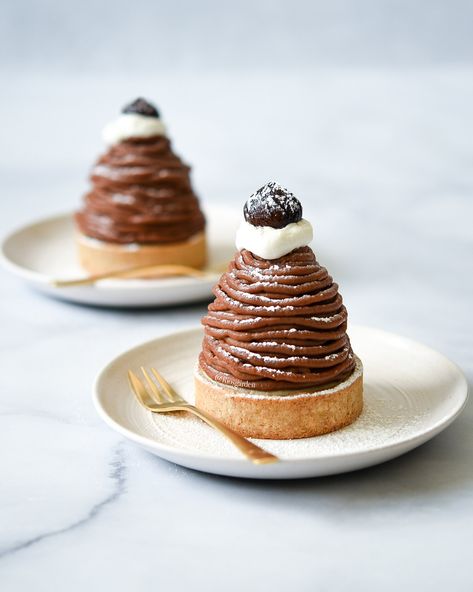 Vegan Mont Blanc with Chestnut Puree and Chilled Hojicha Cream — Rio's Garden Chestnut Mont Blanc, Mont Blanc Tart, Chestnut Puree, Mont Blanc Recipe, Chestnut Dessert, Chestnut Desserts, Mont Blanc Dessert, Mont Blanc Cake, Food Photography Cake