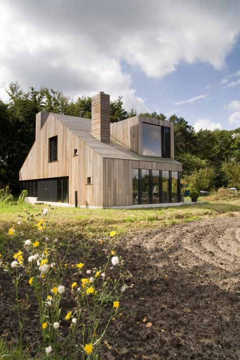 Farmhouse Exterior Design, Dutch House, Casa Country, Wood Architecture, Modern Farmhouse Exterior, Timber House, Hus Inspiration, Design Exterior, Farmhouse Exterior