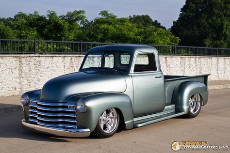 1953 Chevy 3100 Pickup on Air Suspension - Gauge Magazine Truck Restoration, 53 Chevy Truck, Chevy 4x4, Chevy 3100, Chevrolet 3100, Custom Chevy Trucks, Old Truck, Vintage Vehicles, Classic Pickup Trucks