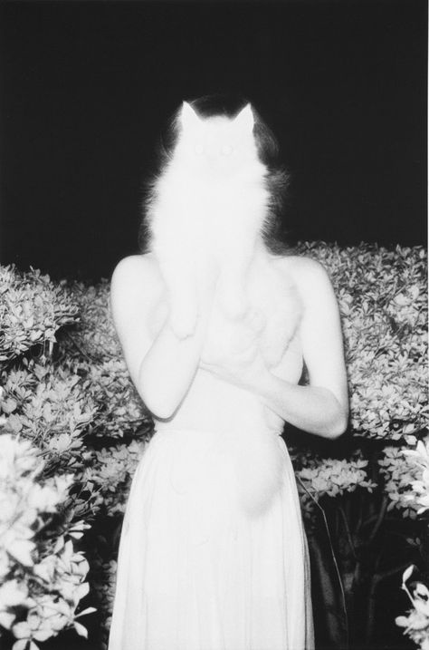 Masaaki Miyazawa Real Haunted Houses, Serial Experiments Lain, Infrared Photography, Japanese Photography, Art Photography Portrait, Fine Art Portraiture, Ghost Pictures, Fashion Photography Inspiration, Black And White Aesthetic