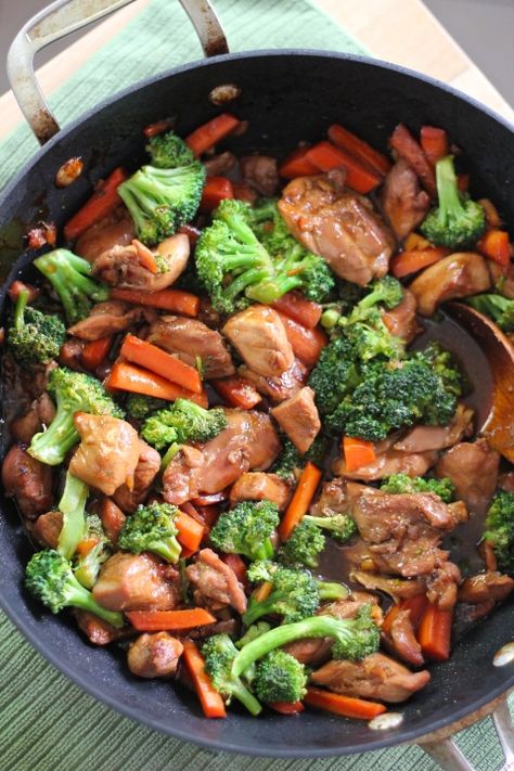 teriyaki chicken Teriyaki Chicken And Veggies, International Meals, Ayam Teriyaki, Pollo Teriyaki, Chicken And Veggies, Chicken And Broccoli, Asian Flavors, No Calorie Foods, Chinese Dishes