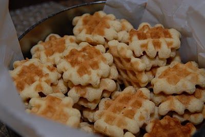 Waffle Cookies Galette Cookies, Italian Waffle Cookies, Galette Cookie Recipe, Waffle Cookies Recipe, Waffle Iron Cookies, Honey Cookies Recipe, Coconut Flour Cakes, Xmas Cookies Recipes, Banana Waffles