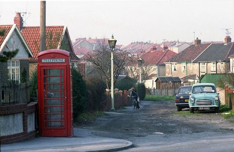 https://flic.kr/p/iyniG | Gaslight, 1970s. | Ford Prefect, Reading Pictures, British Architecture, Bristol England, Paper Boy, King's College, Hill Station, City Landscape, Year 2000