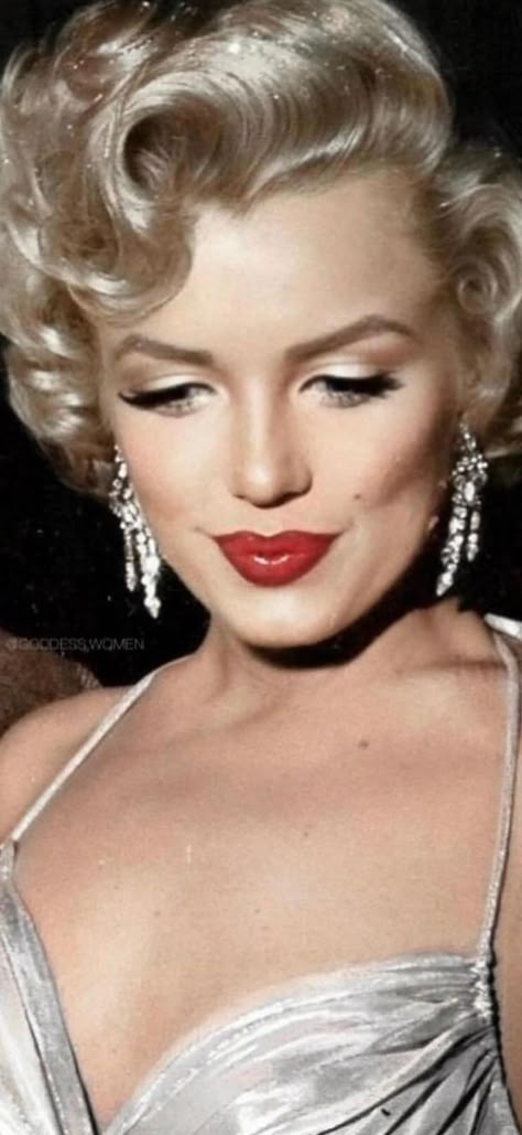 Marline Monroe Makeup, Marilyn Monroe Short Hair, Marilyn Monroe Eye Makeup, Marylin Monroe Hairstyle, Vintage Bride Makeup, Classic Hollywood Makeup, Old Hollywood Glamour Makeup, 1950’s Makeup, Marilyn Makeup