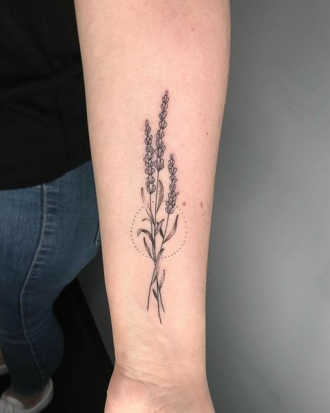 Small Lavender Tattoo, Lavender Tattoo, Geometric Tattoo Arm, Muster Tattoos, Floral Tattoo Sleeve, Full Sleeve Tattoos, Subtle Tattoos, Piercings And Tattoos, Elegant Tattoos