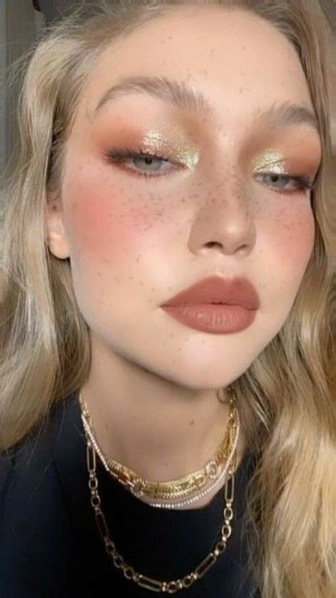 Grad Makeup, Boho Makeup, Cute And Aesthetic, Painted Faces, Ethereal Makeup, Makijaż Smokey Eye, Gold Makeup, Edgy Makeup, Make Up Looks