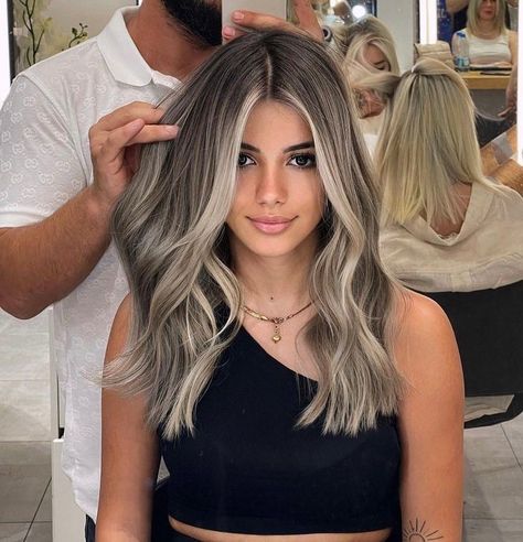 Ash Blonde Hair Balayage, Cold Hair, Blond Beige, Balayage Hair Ash, Ballerinas Shoes, Blonde Highlights On Dark Hair, Ash Blonde Hair Colour, Black Hair Balayage, Ash Blonde Balayage