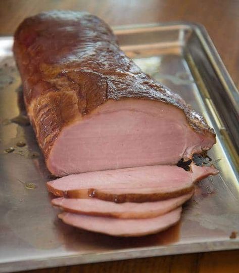 Pork Temp, Canadian Bacon Recipes, Deli Meat Recipes, Irish Bacon, Egg Bbq, Peameal Bacon, Cured Meat Recipes, Smoked Recipes, Smoked Pork Loin