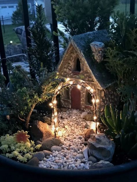 24+ Magical DIY Fairy Garden Ideas #fairygarden #diyfairygarden #fairygardenidea… Garden With Lights, Fairy Garden Design Ideas, Indoor Fairy Gardens, Diy Fairy Garden, Diy Gnome, Jardim Diy, Fairy Garden Crafts, Fairy Garden Designs, Faeries Gardens