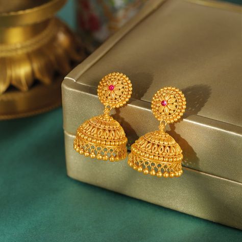 An exquisite collection of gold jhumka earrings is available at Kalyan Jewellers. Our jhumka designs in gold are unique. Earing Jhumka Design, Gold Necklace With Jhumka, Tanishq Earrings Gold Design, Bridal Jhumkas Gold, Gold Jimikki Earrings, Unique Gold Jhumka Designs, Jimki Designs, Jhumki Designs Gold Antiques, Gold Jhumka Designs Indian Weddings