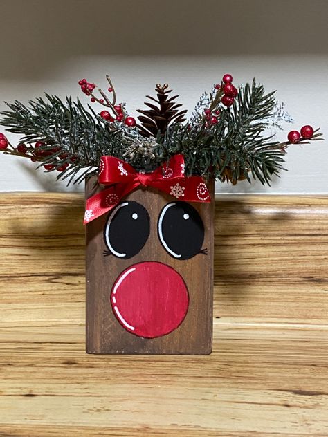 2x4 Rudolph, Diy Wood Block Reindeer, Reindeer Out Of Wood, Block Reindeer Craft, Wood Reindeer Craft, 4x4 Wood Crafts Christmas, Christmas Craft Decor Ideas, 2x4 Reindeer, Wood Block Reindeer