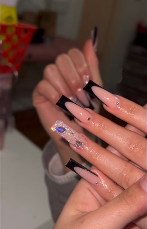 Classy Baddie Nails Black, Long Black Acrylic Nails Designs, Chola Nails Acrylic, Black Glam Nails, Latina Acrylic Nails, Latina Nail Designs, Buchona Nails, Gel Toe Nails, Black Acrylic Nails