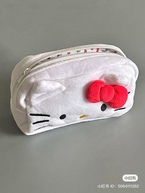 Hello Kitty Pencil Case, Jennie Rubyjane, Lalisa Icon, Hello Kitty Makeup Bag, Kpop Jennie, Hello Kitty School, Hello Kitty Makeup, Cute Pencil Case, Hello Kit