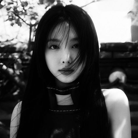 Nayeon Black Icon, Nayeon Black And White, Nayeon Black, Nayeon Dark Icon, Widget Images, Icons Nayeon, Allison Harvard, Black And White Icons, Nayeon Icons