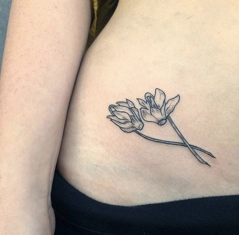 Cyclamen Tattoo, Flower Bouquet Tattoo, Bouquet Tattoo, Tattoo Inspo, Cute Tattoos, Infinity Tattoo, I Tattoo, Flower Tattoo, Tattoo Ideas