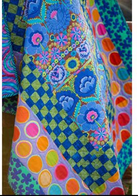 Quilt Inspiration: Free pattern day! Kaffe Fassett Quilting and Sewing Kaffe Fassett Fabric Projects, Topsy Turvy Quilt Pattern, Quilting Patterns Free, Kaffe Quilts, Modern Quilting Designs, Bright Quilts, Kaffe Fassett Quilts, Boho Quilt, Anna Maria Horner