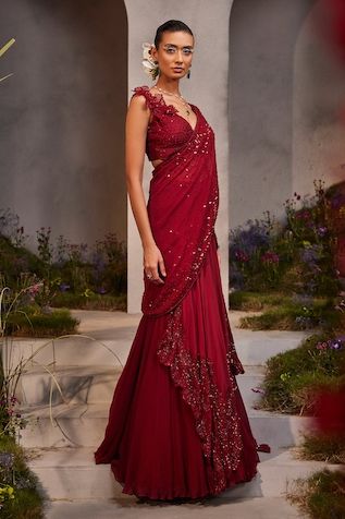 Buy Ivory Organza And Chinon Aazira Pre-draped Saree Set With Cape For Women by Dheeru Taneja Online at Aza Fashions. Engagement Planning, Isha Gupta, Drape Lehenga, Maroon Embroidery, Saree Chiffon, Saree Gowns, Cape For Women, Maroon Saree, Draped Saree