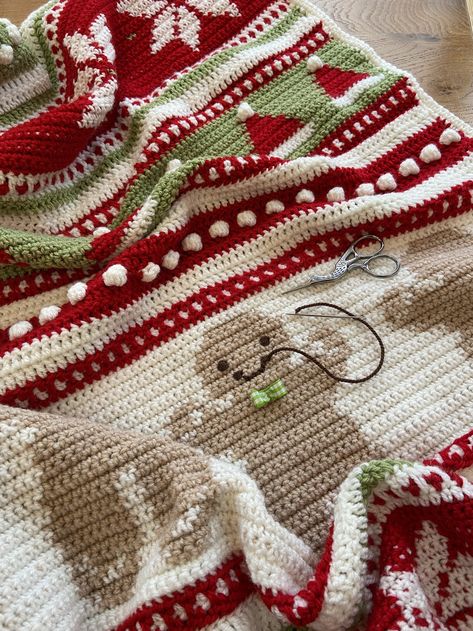 Christmas Eve Wishes CAL - Week Six Granny Blanket Pattern, Christmas Eve Wishes, Crochet Granny Blanket, Crochet Queen, Christmas Afghan, Christmas Crochet Blanket, Granny Blanket, Crochet Christmas Stocking, Crochet Xmas