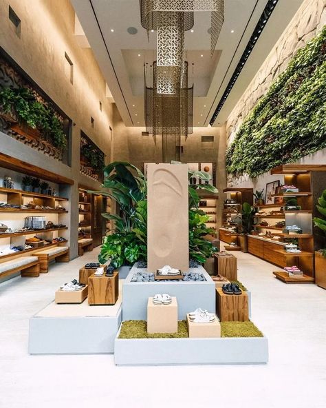 Birkenstock Steps into Miami's Design District with New Store Shoes Retail Design, Customer Experience Design, Modern Miami, Marketing Planner, Conference Design, Study Design, Art Deco Architecture, Miami Design, Concrete Planters