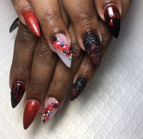 This nail set consists of red, black, and silver rhinestones. Red and black glitter and also red nail art. Black White Silver Nails, White Silver Nails, Red Nail Art, Red Nail, Halloween Nail, Rhinestone Nails, Silver Rhinestone, Black Glitter, Black And Silver