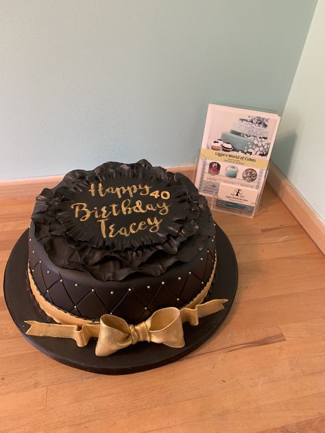 Cake Designs Black, Black And Gold Cake Design Birthday, Cake Black And Gold, Birthday Cake Black And Gold, Black And Gold 40th Birthday Cake, 30th Birthday Cake Black And Gold, Black And Golden Cake Birthday, Golden Black Cake, Black And Gold 2 Tier Birthday Cake