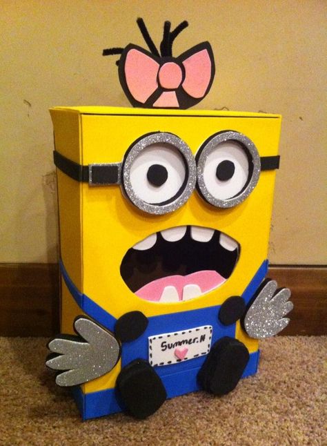 surprise Minion Valentine, Valentine Boxes For School, Kids Valentine Boxes, Girl Minion, Valentine Card Box, Eco Crafts, A Minion, Valentine Day Boxes, Minion Party