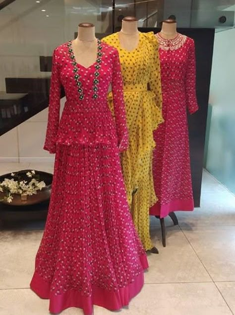 Bhandani Dress Design, Bandhani Dress Designs Indian Kurti, Bandhej Kurti Designs, Bandhani Outfit Ideas, Bandhani Dress Party Wear, Kurti Women, Peplum Gown, Western Gown, Bandhani Dress