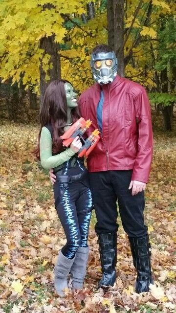 Gamora and Peter Quill Peter Quill Costume, Gamora Costume Diy, Gamora Cosplay, Gamora And Peter Costume, Gamora And Peter, Disney Couples Costumes, Halloween Vegas, Gamora Costume, Disney Couple Costumes