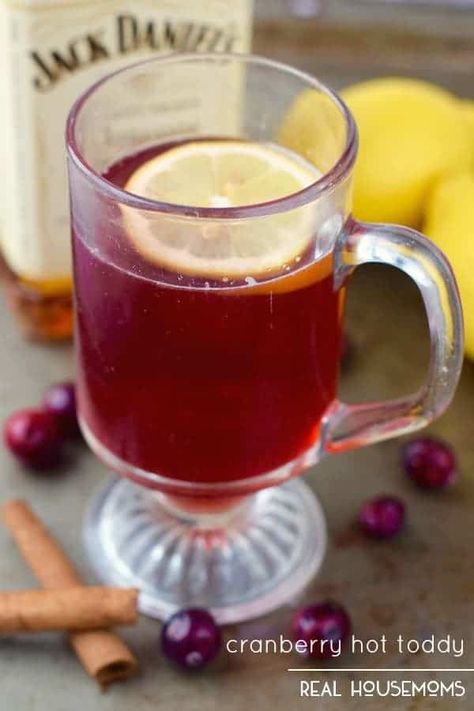 Cranberry Hot Toddy, Hot Toddy Recipe For Colds, Toddy Recipe, Hot Toddies Recipe, Raspberry Mojito, Special Drinks, Winter Drink, Winter Cocktails, Hot Toddy