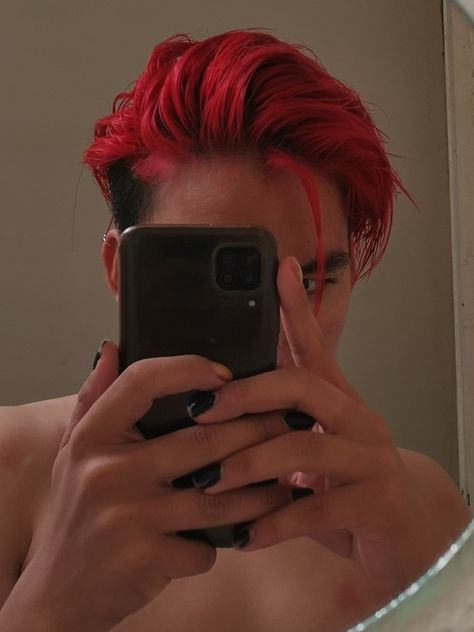 cabello hombre rojo Bright Red Hair Men, Red Hair Punk Guy, Short Red Hair Male, Guys With Red Hair Dyed, Red Hair Man, Red Tint Hair, Black Hair Fade, Ruby Red Hair, Red Hair Boy