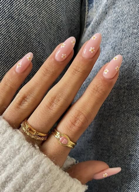 Cute Summer Acrylic Nails Almond, Summer Acrylic Nails Almond Shape, Pink White Nail Designs, Neutral Nails Summer, Summer Acrylic Nails Almond, Minimalist Nail Design, Desserts Spring, Natural Nail Shapes, White Nail Ideas