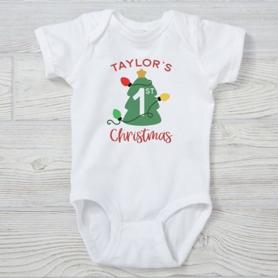 Christmas Onsies, Christmas Bodysuit, Personalized Memorial Gifts, Personalized Baby Clothes, Kids Christmas Outfits, Baby Frame, Holiday Apparel, Our First Christmas