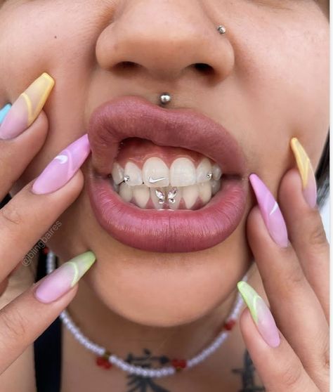 Teeth Gems, Gem Logo, Grillz Teeth, Diamond Teeth, Hip Hop Artwork, Grills Teeth, Vintage Watches Women, Tooth Gem, Palaye Royale