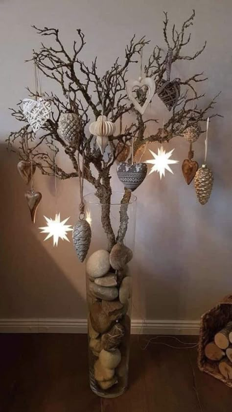 Branch Christmas Tree Diy, Takken Decor, Primitive Christmas Decorating, Tree Branch Decor, Home Decorating Ideas Living Room, Decor Christmas Home, Branch Decor, Home Decor Ideas Bedroom, Home Decor Idea