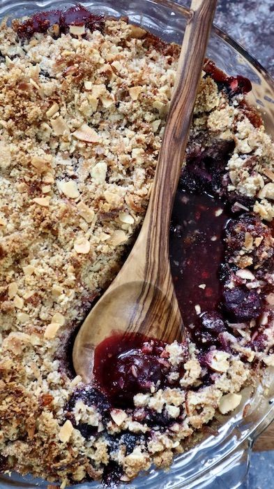 Gluten-Free Almond Black Cherry Crisp - Spicy Saucy Vegan Gluten Free Cherry Recipes, Gluten Free Cherry Crisp, Gf Sweets, Cherry Crisp, 2023 Food, Cherry Almond, Cherry Recipes, Almond Recipes, Black Cherry