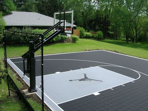 Backyard Basketball Court Ideas To Help Your Family Become Champs - Bored Art Diy Basketball Court, Backyard Basketball Court, Outdoor Sports Court, Backyard Court, Home Basketball Court, Diy Basketball, Basketball Court Backyard, Backyard Basketball, Backyard Sports