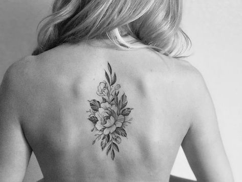 Middle Of Back Tattoo, Cover Up Tattoos For Women, Bow Tattoo Designs, Nape Tattoo, Floral Back Tattoos, Shoulder Blade Tattoo, Upper Back Tattoos, Girl Back Tattoos, Flower Tattoo Back