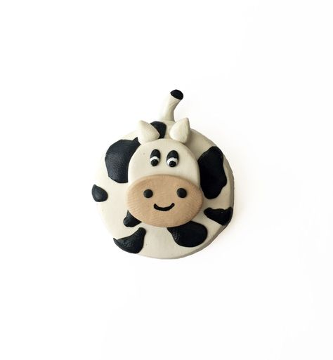 Clay Cow, Handmade Magnets, Polymer Clay Magnet, Glass Fridge, Otter Gifts, Magnet Kitchen, Unique Magnets, Clay Magnets, Vbs Crafts