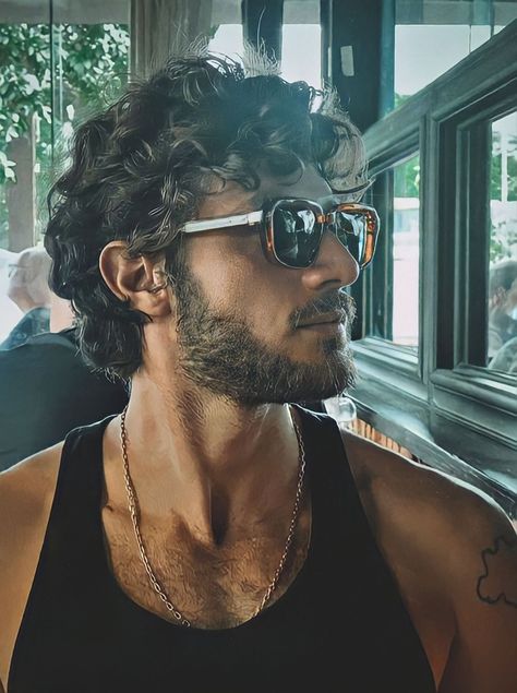 3b Short Curly Hair, Curly Hair Men Short, Short Curly Hair Men, Medium Long Curly Hair, Fancy Curly Hairstyles, Medium Curly Hairstyles, Long Curly Hair Men, Curly Hairstyles For Men, Taper Fade Curly Hair