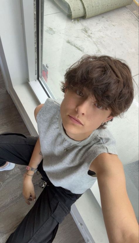 Mattie Westbrouck Haircut, Mattie Westbrouck Outfits, Mattie Westbrouk, Mattie Westbrook, Mattie Westbrouck, Gender Euphoria, Androgynous People, Social Construct, Hazel Grace